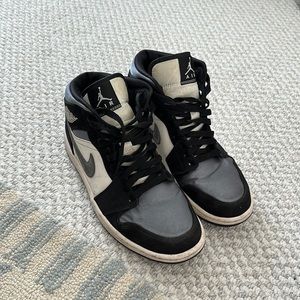 Jordan 1 mid